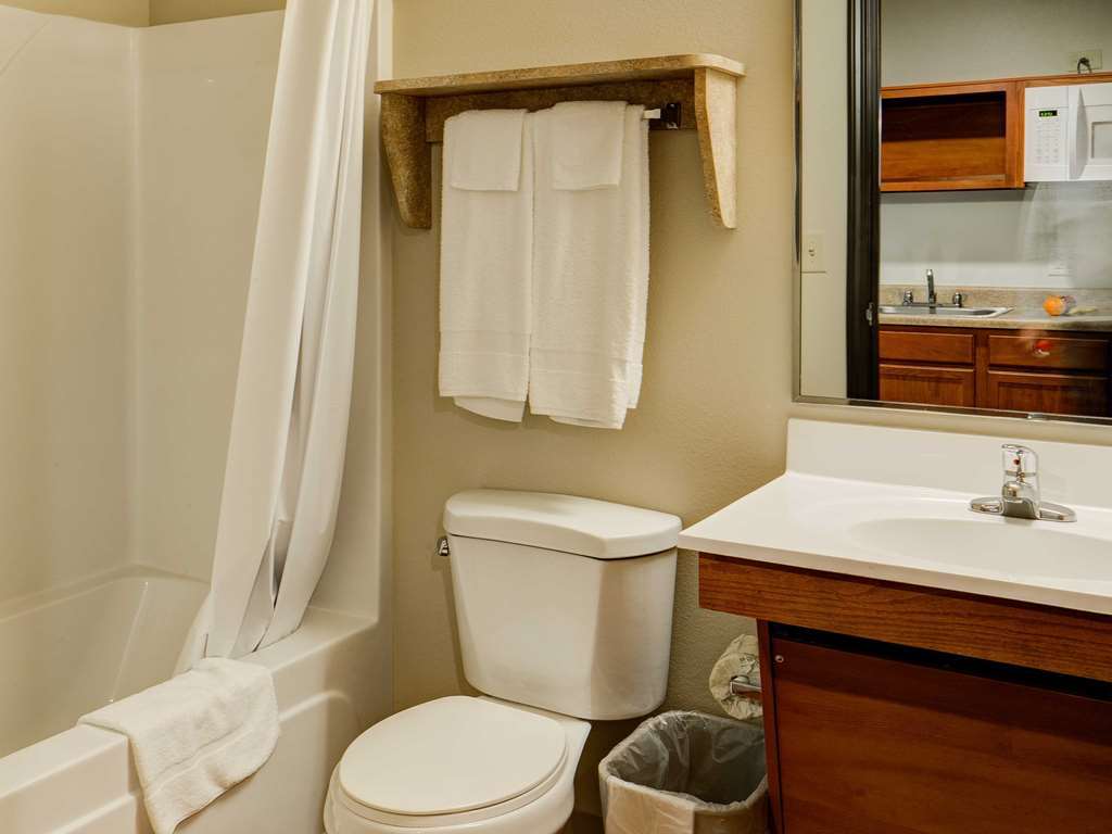 Woodspring Suites Savannah Garden City 객실 사진