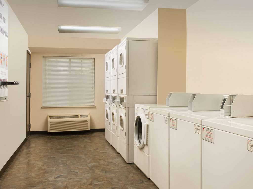 Woodspring Suites Savannah Garden City 시설 사진